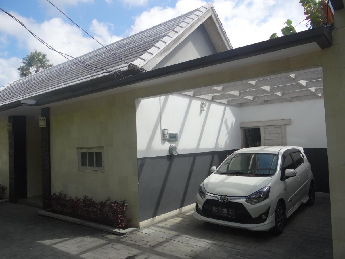 Villa Nuri Merah 1 캐로보칸 외부 사진